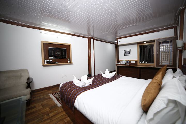 Room 10 of 29