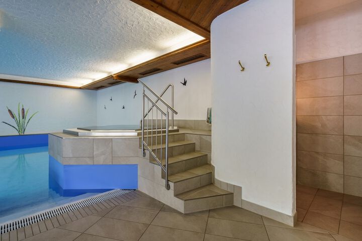 Pool 57 of 102