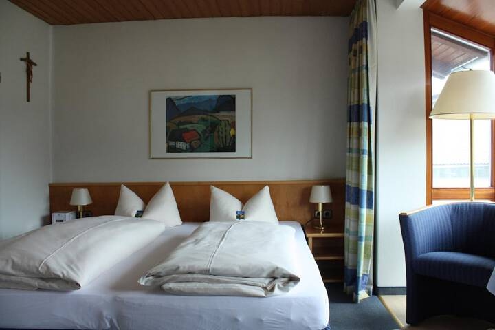 Room 7 of 48