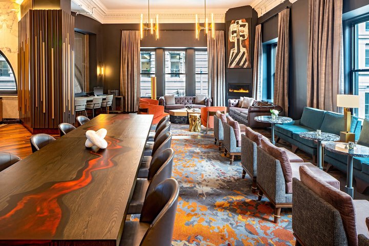 Lobby lounge