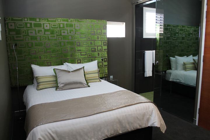 Room 3 of 56
