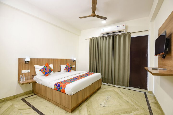 Room 16 of 35