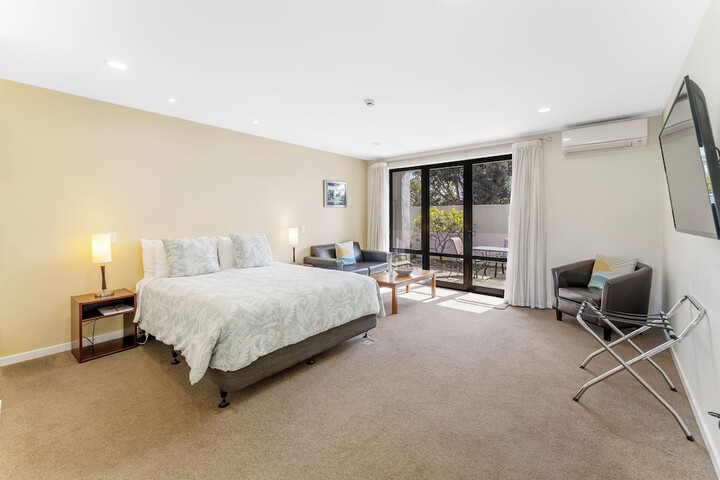 Room 5 of 37