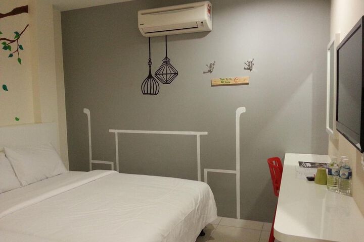 Room 15 of 38