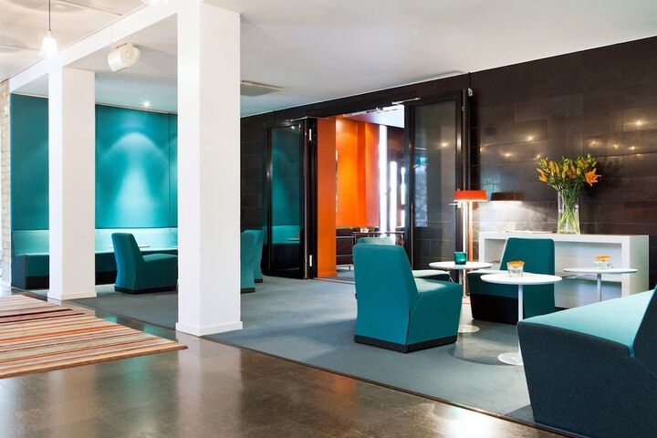 Entrance & Lobby