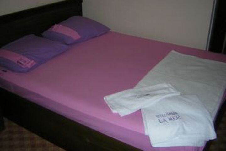 Room 9 of 20