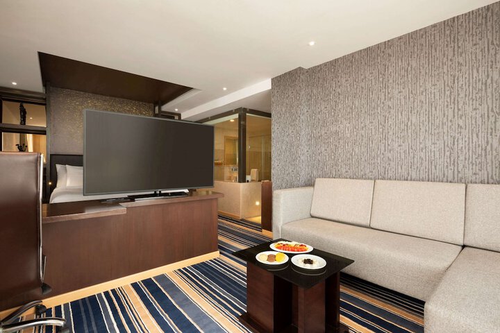 Room 17 of 35