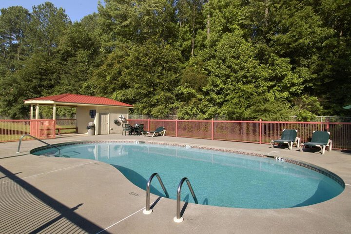 Pool 21 of 37
