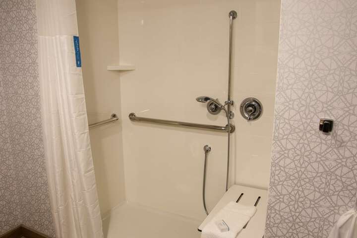 Room 123 of 204
