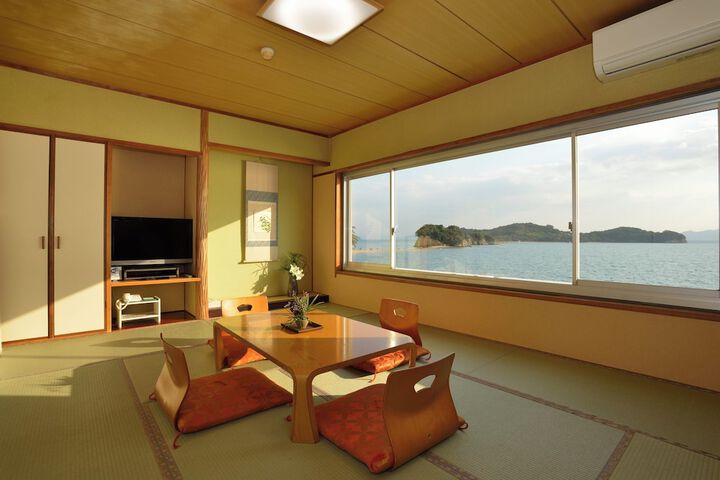 Room 18 of 85