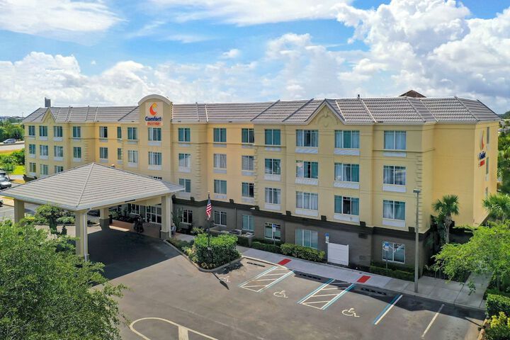 comfort inn and suites near universal orlando