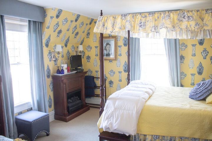 Room 5 of 82