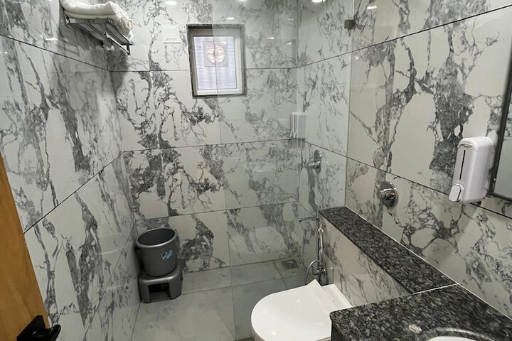 Room 15 of 21