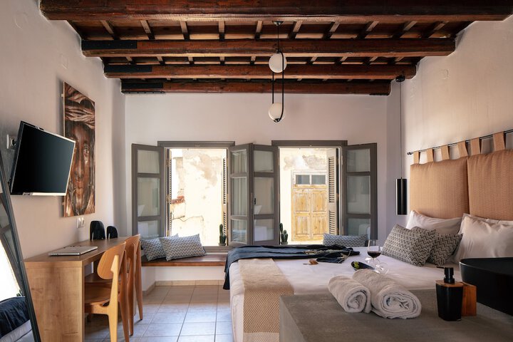 Room 3 of 74