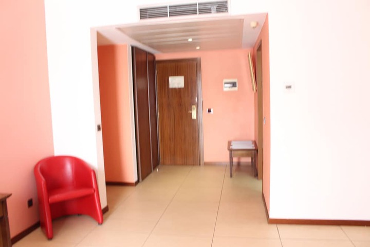 Room 5 of 94