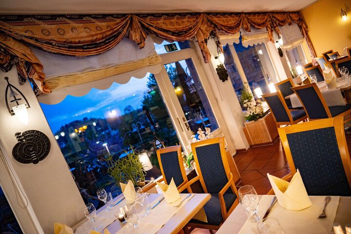 Dining Photos