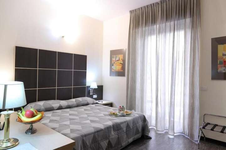 Room 15 of 62