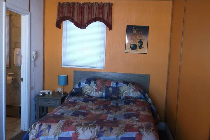 Room 25 of 47