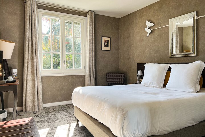 Room 7 of 24