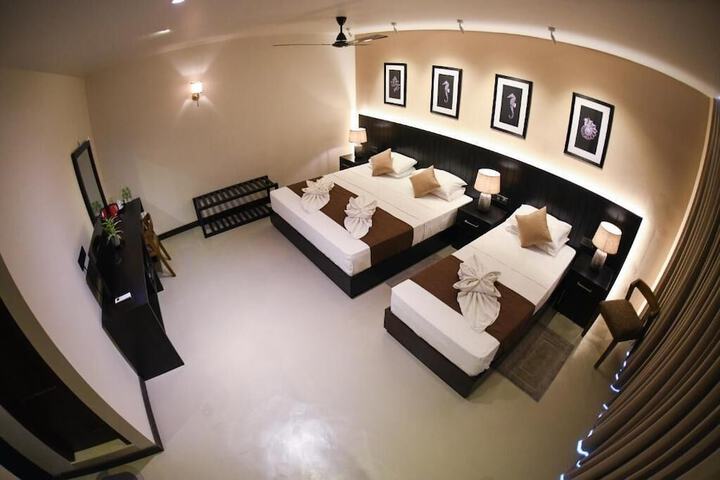 Room 44 of 171
