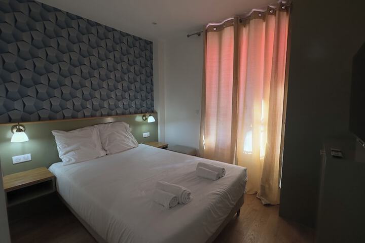 Room 2 of 15