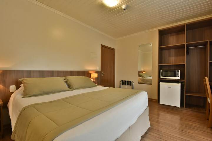 Room 15 of 93