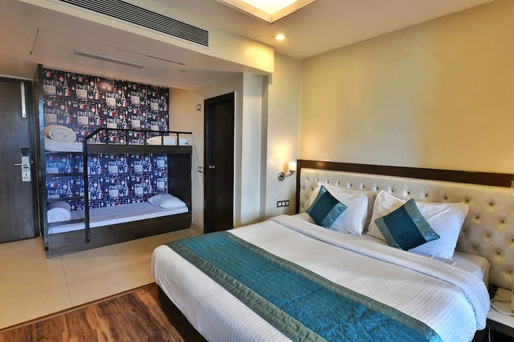 Room 4 of 15