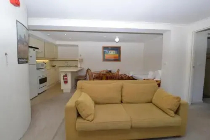 Room 3 of 10