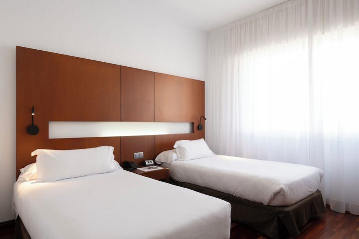 Room 28 of 59