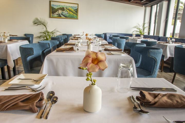 Dining 68 of 83