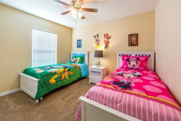 Room 27 of 29