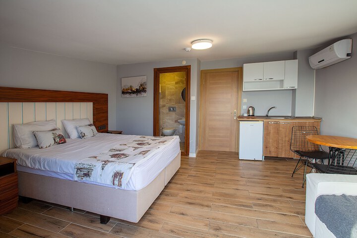 Room 10 of 31