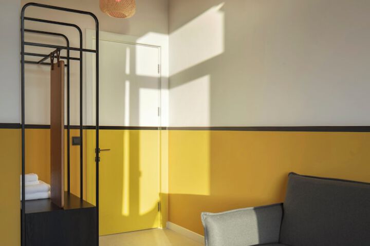 Room 9 of 40
