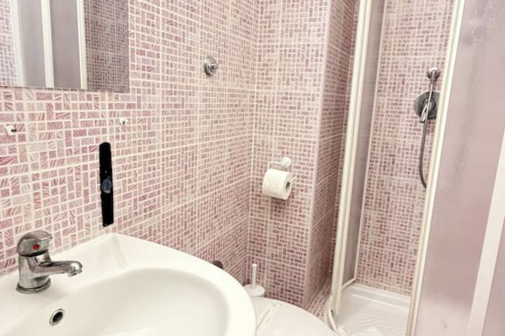 Room 45 of 110