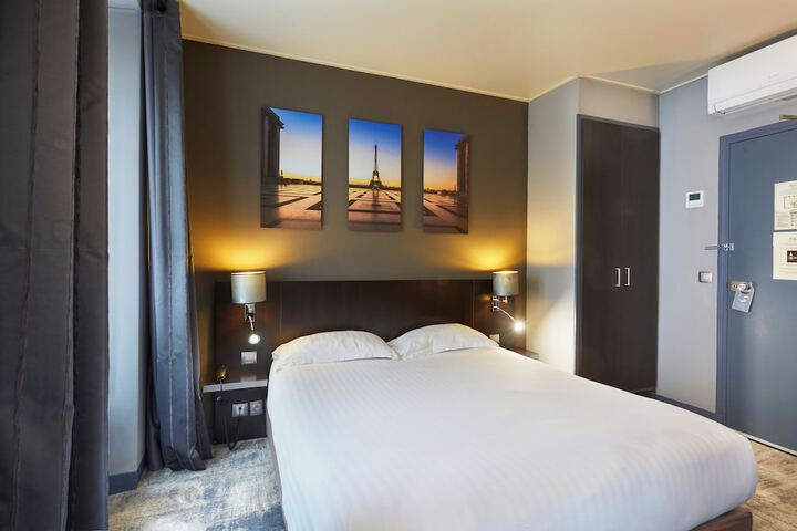 Room 18 of 48