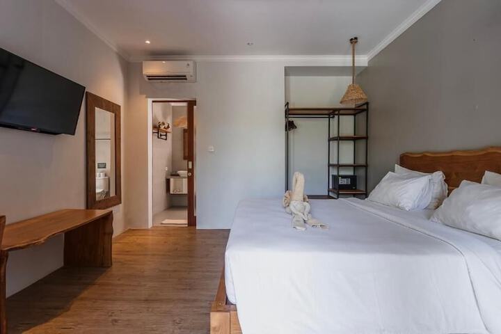 Room 10 of 38