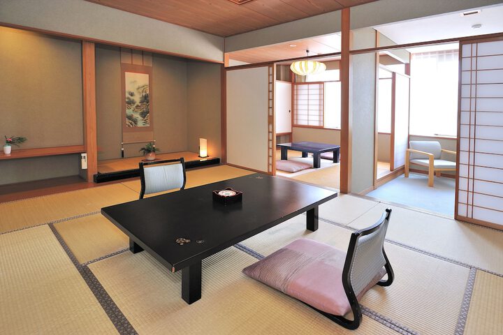 Room 6 of 35