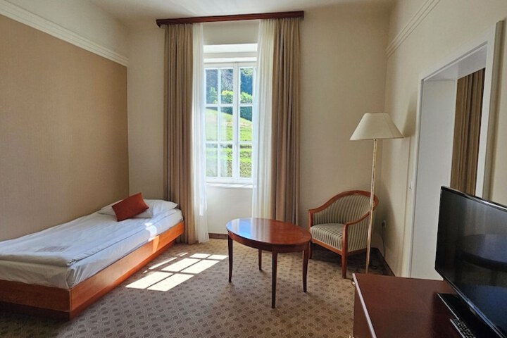 Room 23 of 128