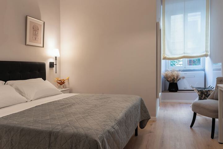 Room 8 of 25