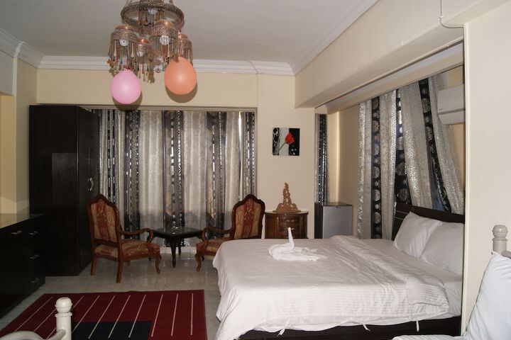 Room 12 of 114