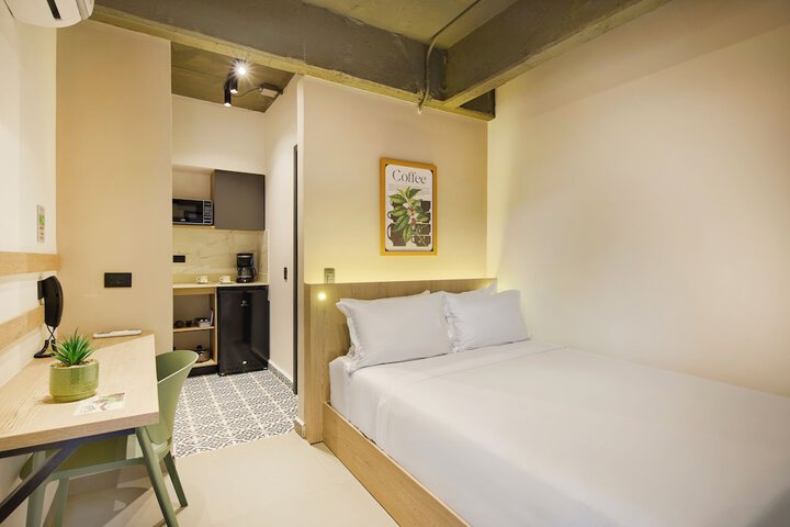Room 8 of 37
