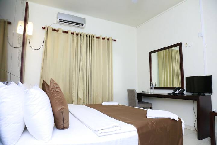Room 4 of 15