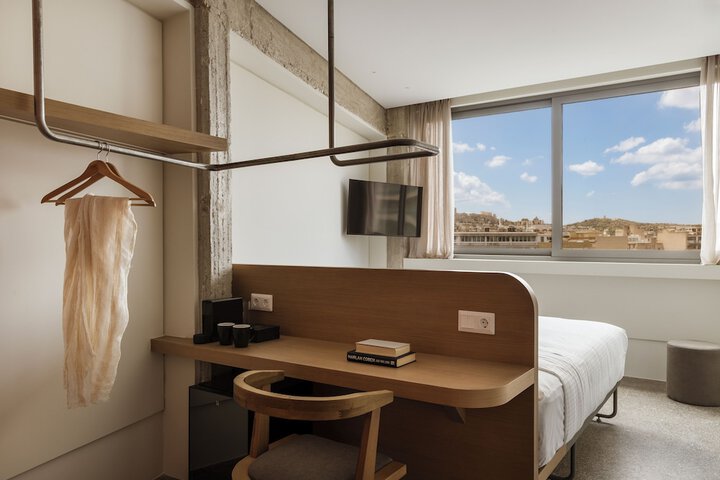 Room 15 of 65