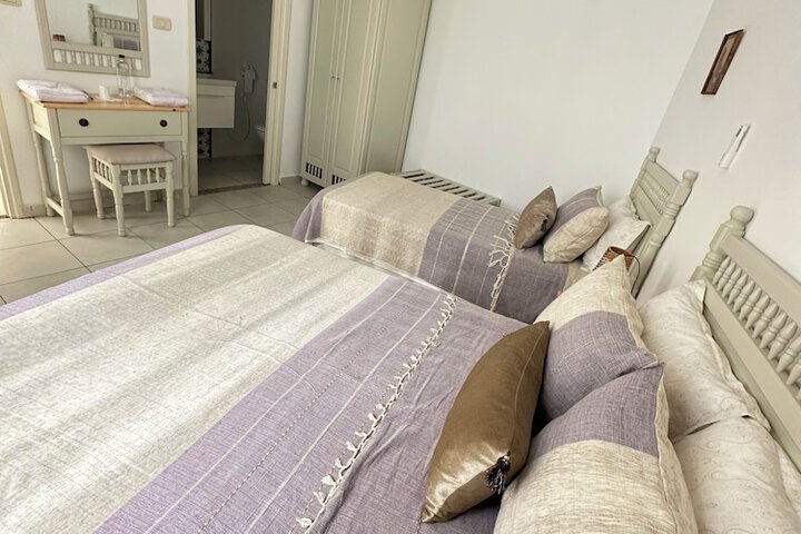 Room 5 of 28