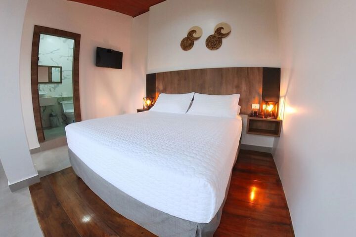 Room 3 of 41