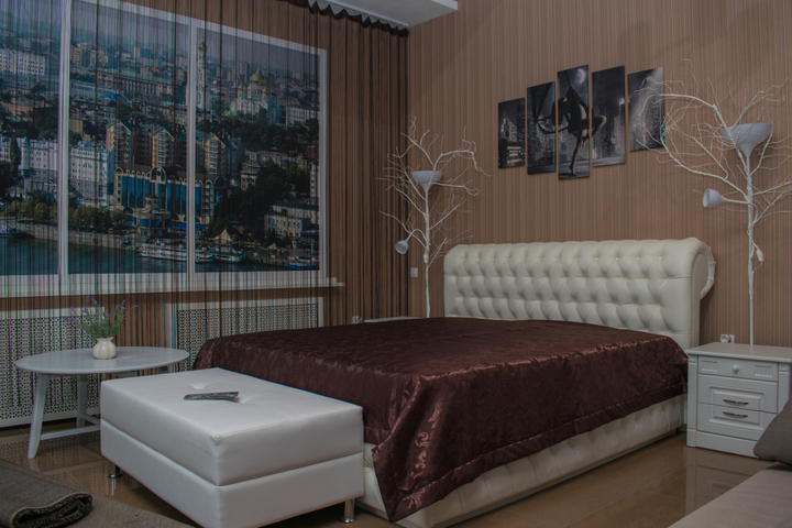 LEON HOTEL