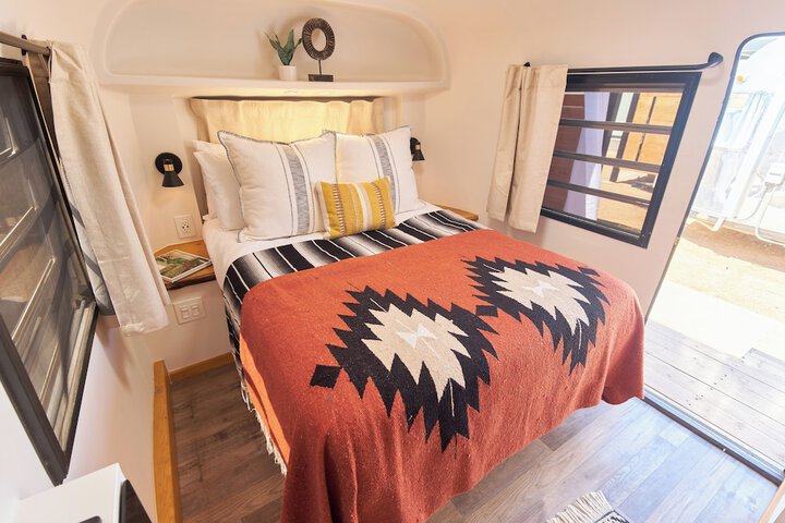 Standard Studio 1 Queen Bed (33 of 57)