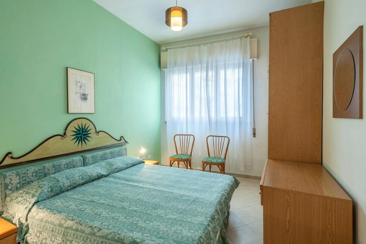 Room 3 of 13