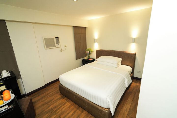 Room 15 of 66