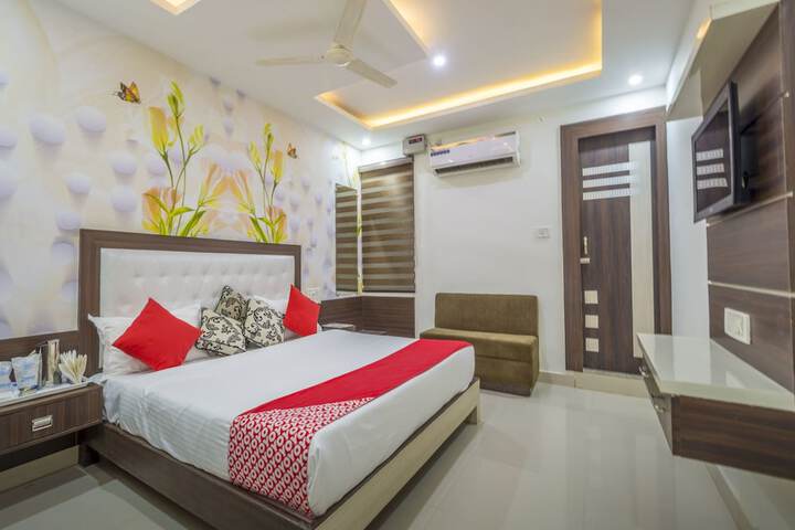 Room 2 of 11